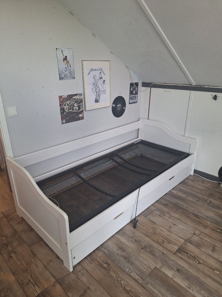 Bed met uitschuif matras, Ophalen, Gebruikt, 90 cm, Eenpersoons