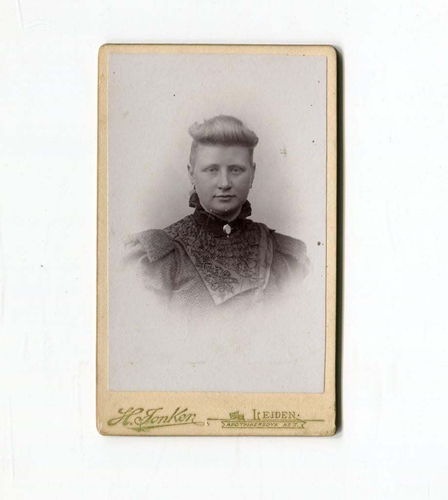 Carte de Visite. H. Jonker. Leiden., Verzamelen, Foto's en Prenten, Foto, Ophalen of Verzenden, Zo goed als nieuw, Voor 1940