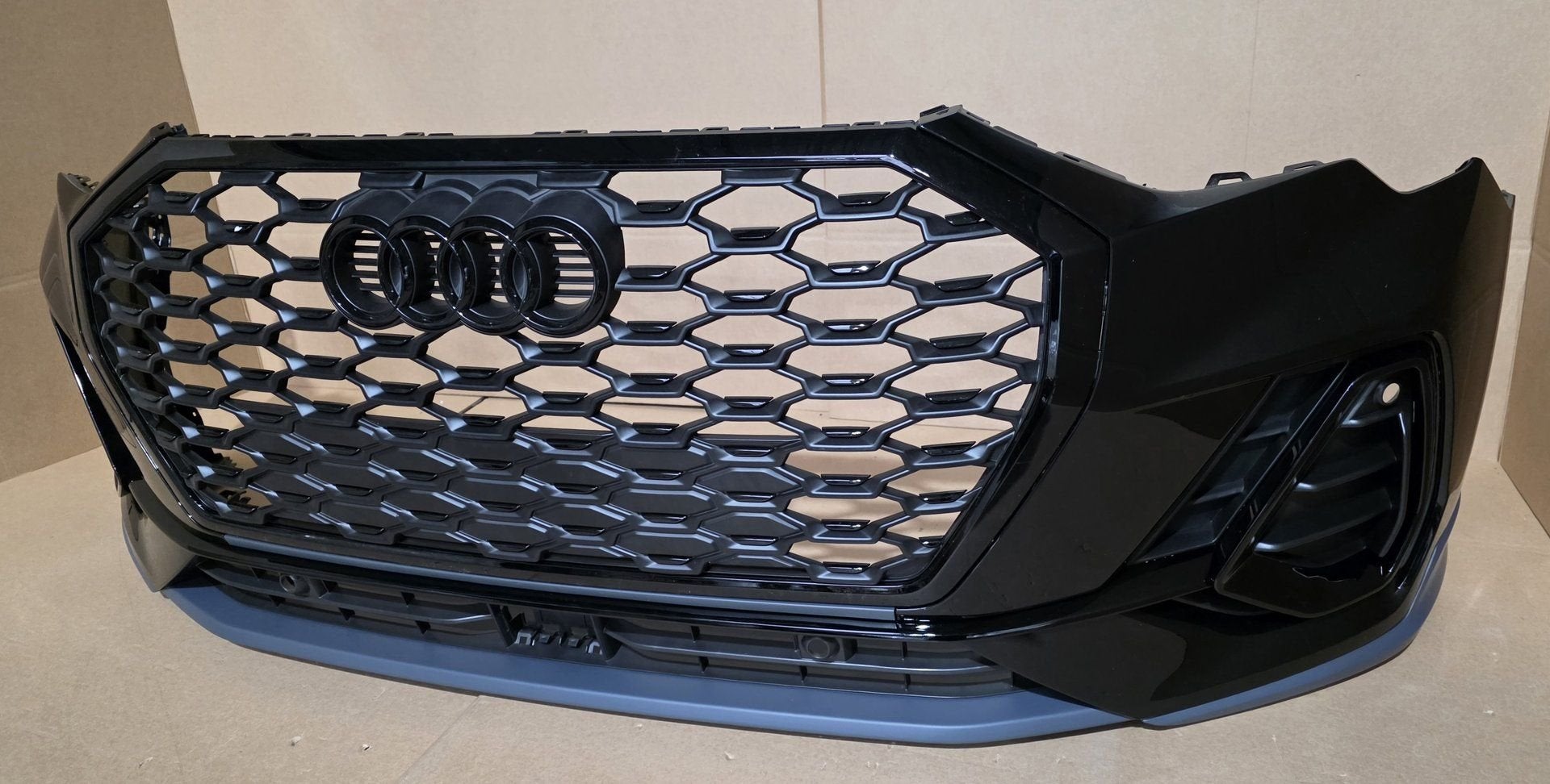 Voorbumper Audi Q3 83A F3 S-line SLINE SPORTBACK BUMPER LY9T, Gebruikt, -, Voor, Bumper
