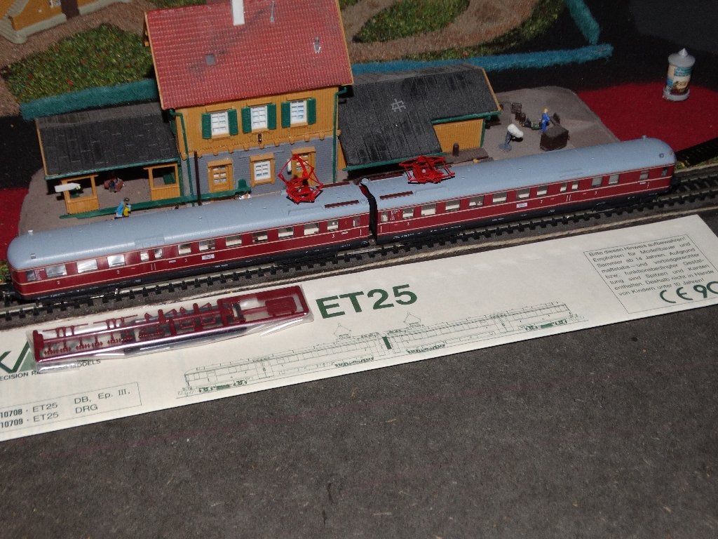 N-Spoor: KATO. 10708 N Tweedelig treinstel ET 25. DB. Nieuw., Hobby en Vrije tijd, Overige merken, Treinset, Gelijkstroom, Nieuw