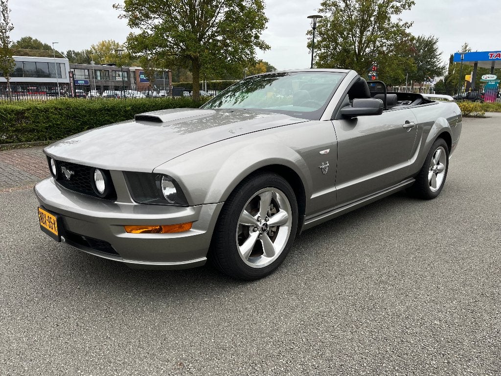 Ford Mustang GT cabrio 4.6 V8 45th Anniversary met handbak, Auto's, Achterwielaandrijving, Cabriolet, Leder, Bedrijf