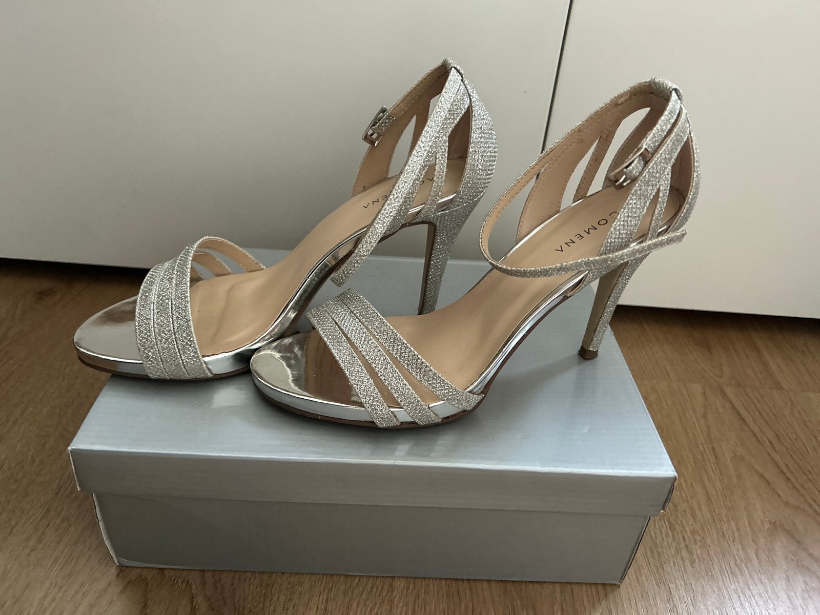 Pacomena by Menbur bruidsschoenen, maat 39, zilver, Ophalen of Verzenden, Zo goed als nieuw, Overige kleuren, Pumps