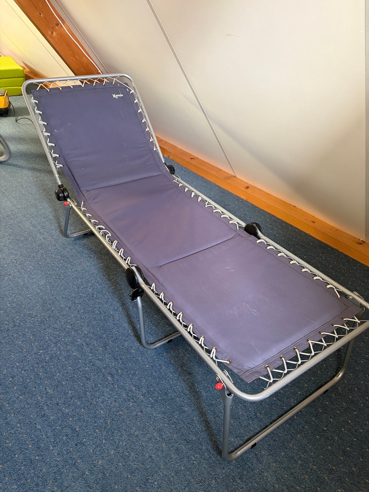 Comfortabel opvouwbaar ligbed / stretcher, Ophalen, Gebruikt, Overige