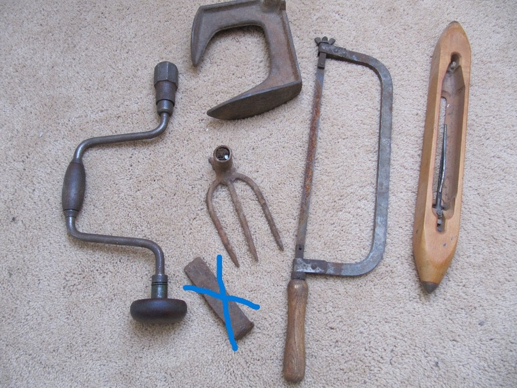 Antiek gereedschap, o.a. boor, zaag, aambeeld en weefnaald, Ophalen of Verzenden