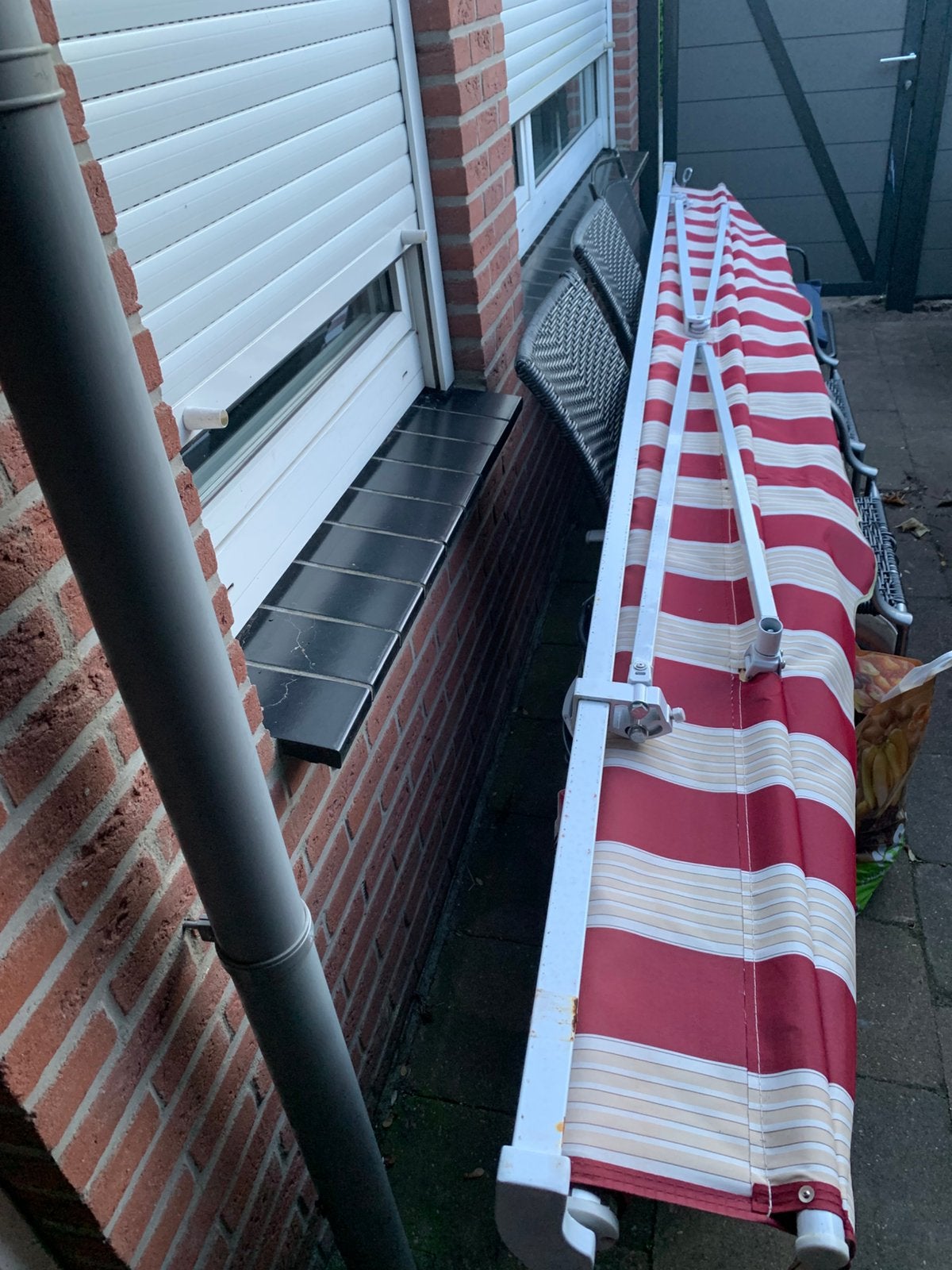 Zonnescherm rood met wit gestreept 4m breed