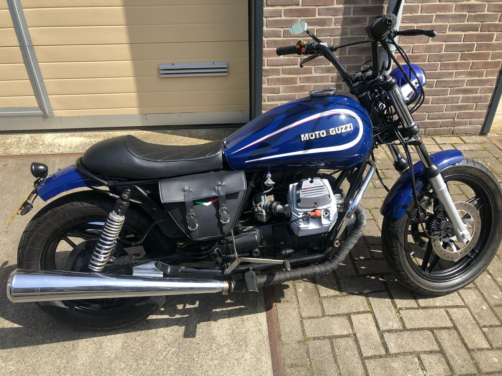 MOTO GUZZI V35 Custom Bobber - Unieke verschijning, Cardan-aandrijving, 2 cilinders, Gebruikt, Particulier