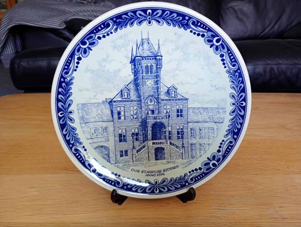 Delfts Blauw Chemkefa Sierbord - Oud Stadhuis Sittard, Antiek en Kunst, Antiek | Wandborden en Tegels, Ophalen of Verzenden