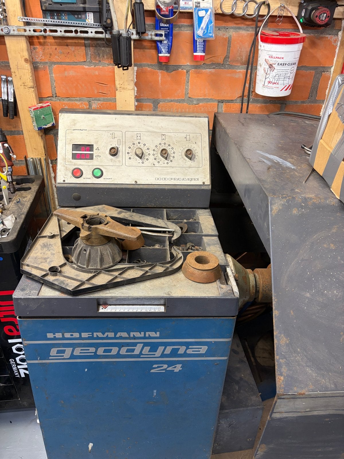 Hofmann Geodyna 24 Wielbalanceermachine - Start niet op, Ophalen, Gebruikt