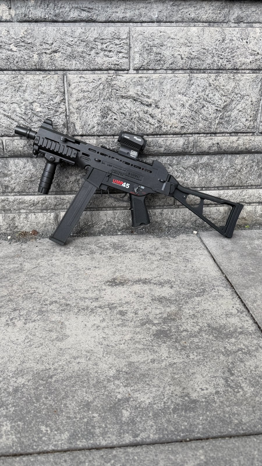 Foto 2 van Nylon Gelblaster UMP45 – Nieuw in doos + 30K Orbeez