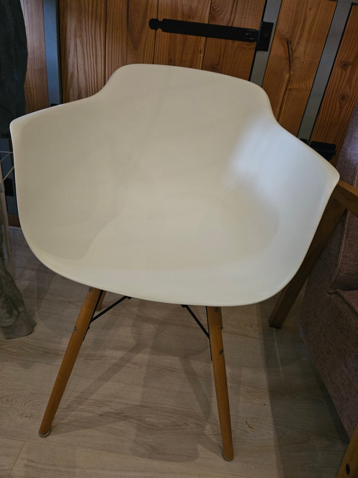 Witte stoel met houten poten - 55,5x80 cm, Gebruikt, Wit, Ophalen, Hout