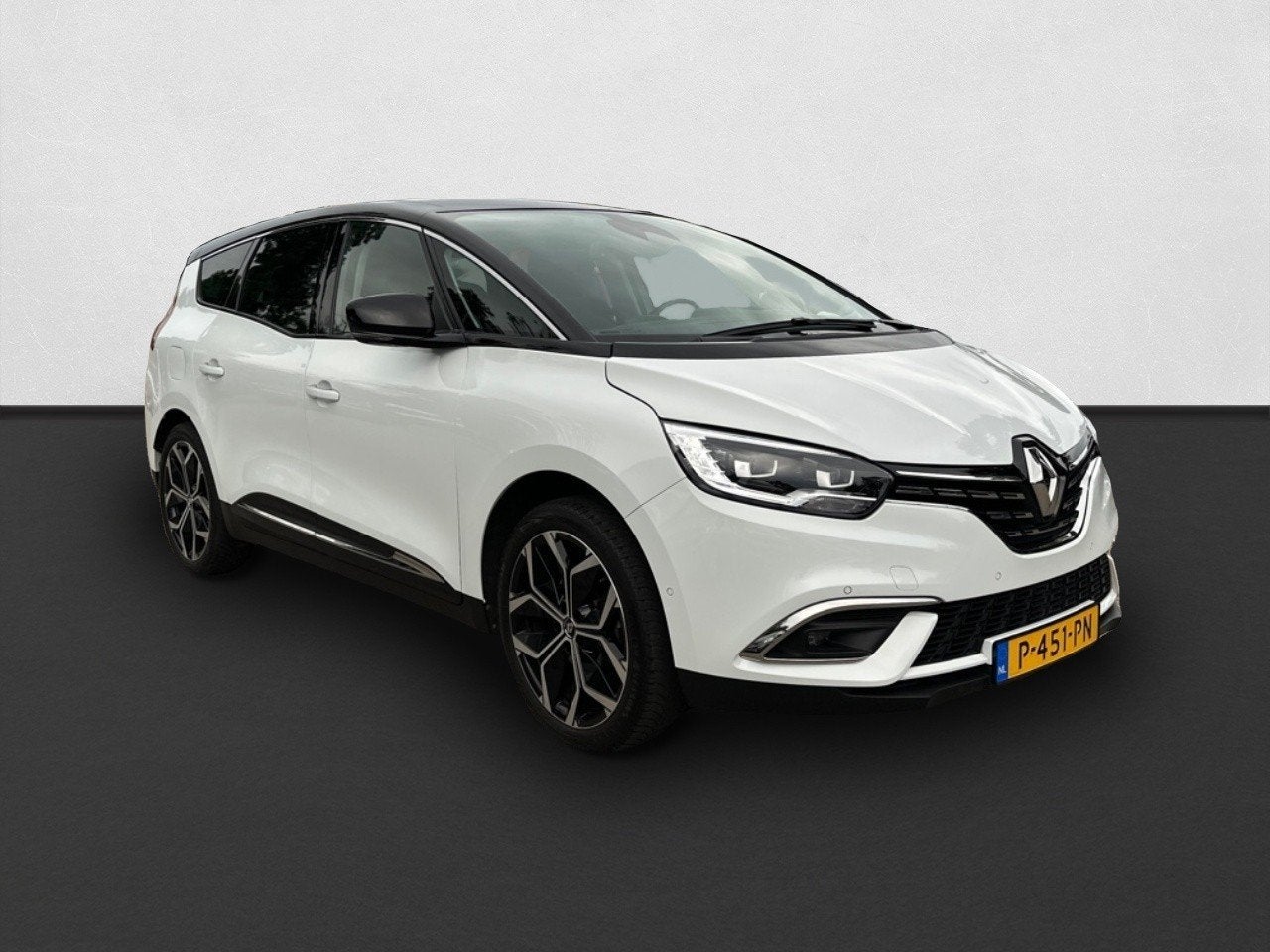 Renault Grand Scénic 1.3 TCe Intens EDC ADAPT CRUISE / LEER, 15 km/l, Gebruikt, 4 cilinders, 1465 kg