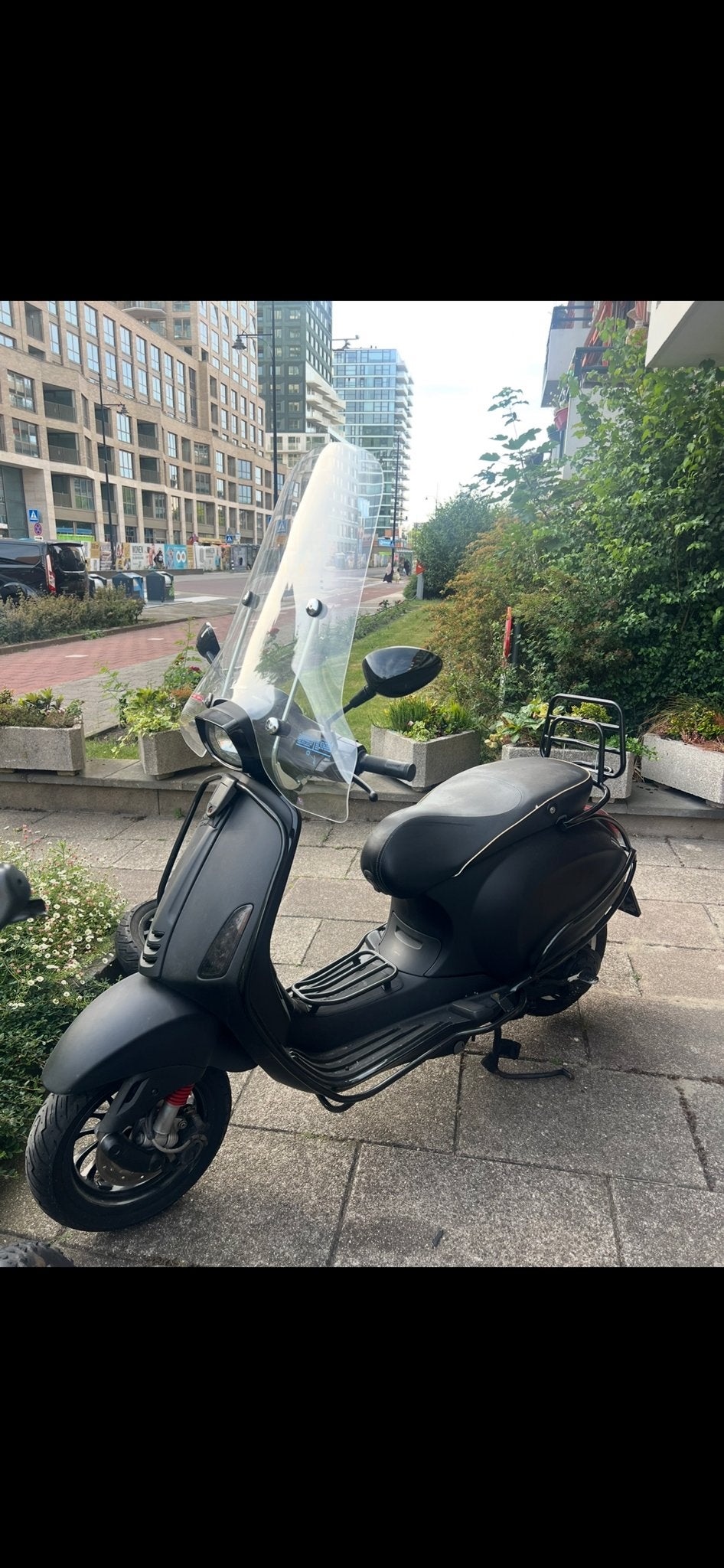 Vespa Sprint Mat Zwart, Fietsen en Brommers, Scooters | Vespa, Ophalen, Vespa S, Zo goed als nieuw, Benzine
