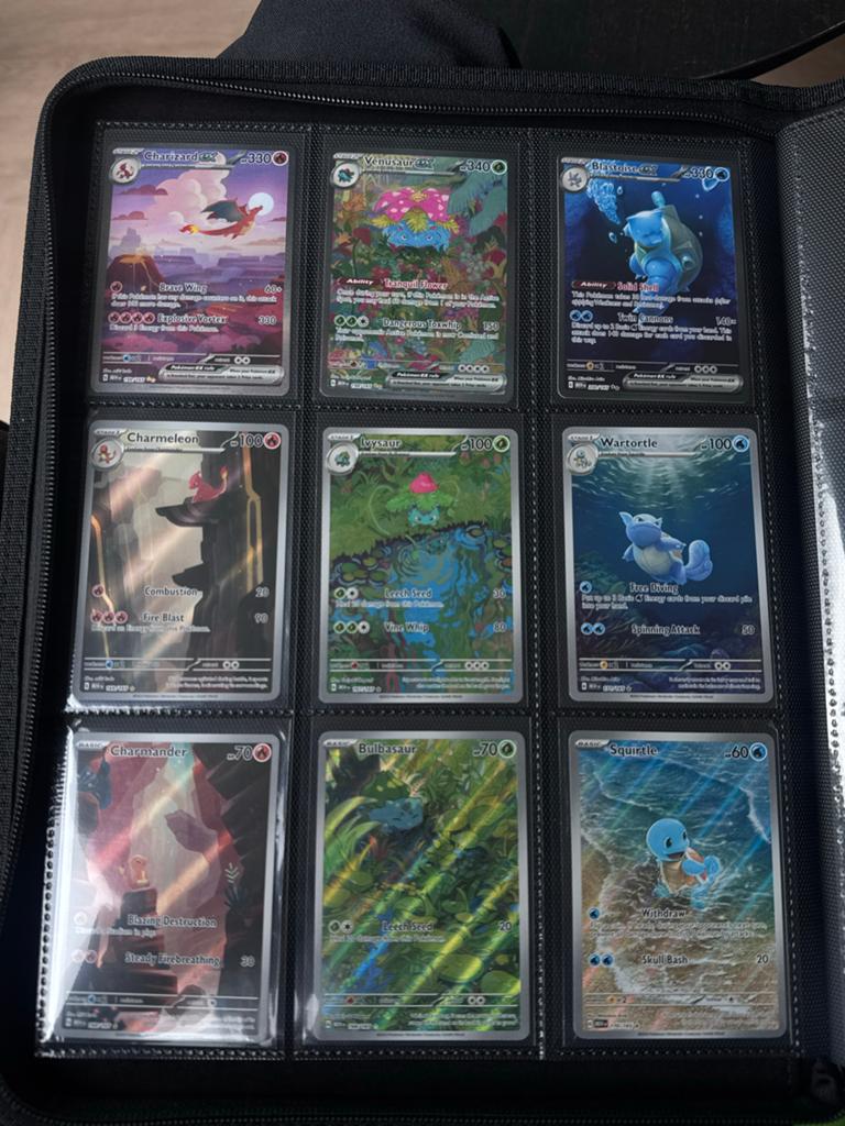 Pokémon 151 starter evolution line, Hobby en Vrije tijd, Verzamelkaartspellen | Magic the Gathering, Ophalen of Verzenden, Zo goed als nieuw