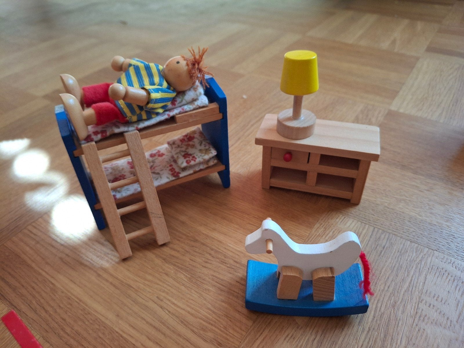 Poppenhuis inrichting, hout, Ophalen of Verzenden, Zo goed als nieuw, Losse onderdelen