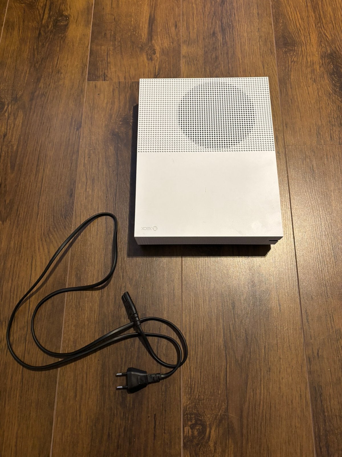 Xbox One S met disc drive + Red Dead Redemption 2, Spelcomputers en Games, Spelcomputers | Xbox One, 500 GB, Refurbished, Xbox One S