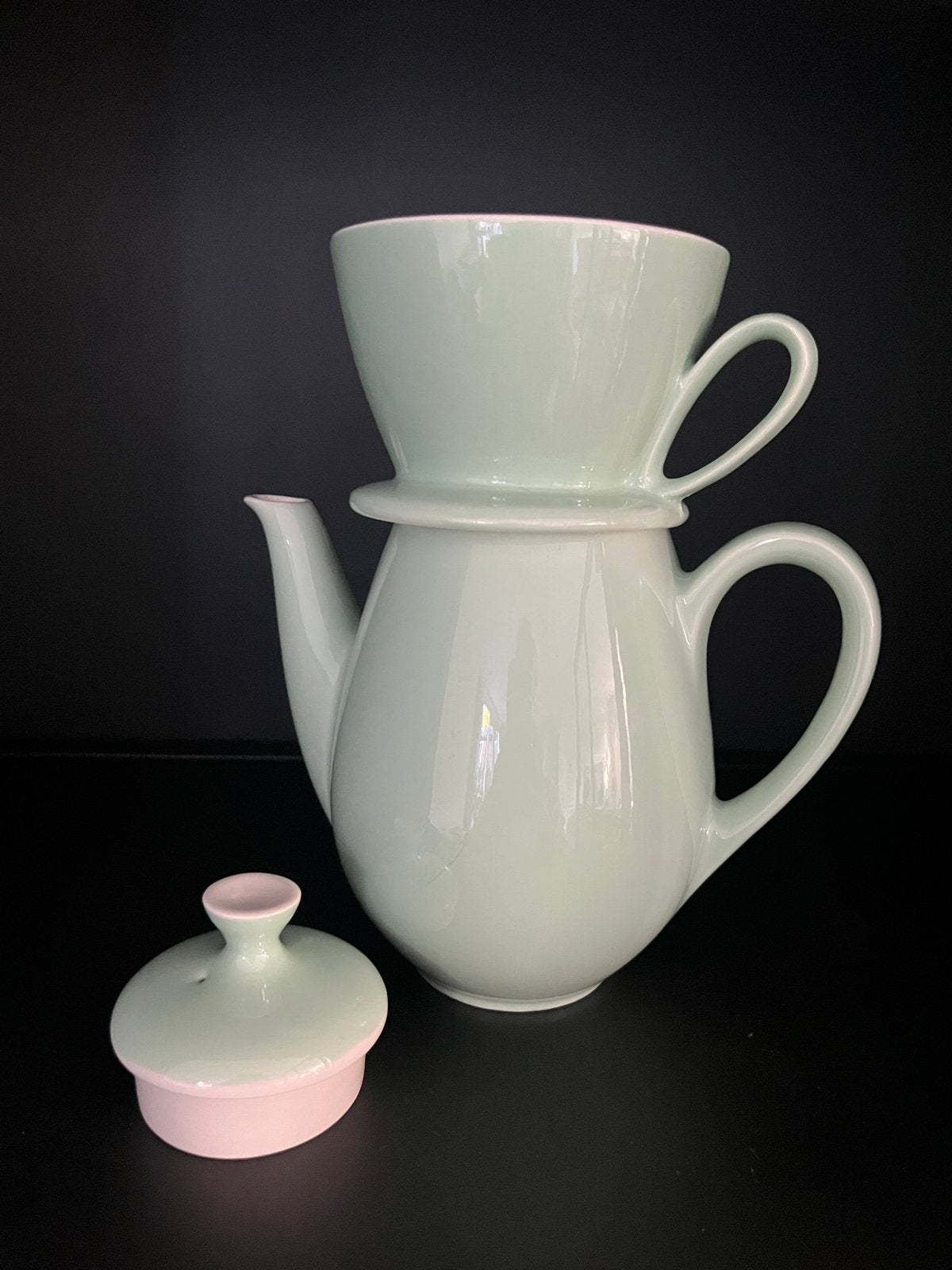 Pastel Regout koffiepot Riga groen., Antiek en Kunst, Ophalen of Verzenden