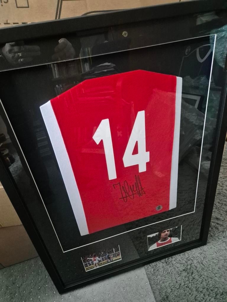AJAX shirt Johan Cruijff + Barcelona shirt gesigneerd + COA, Verzamelen, Sportartikelen en Voetbal, Ophalen, Zo goed als nieuw