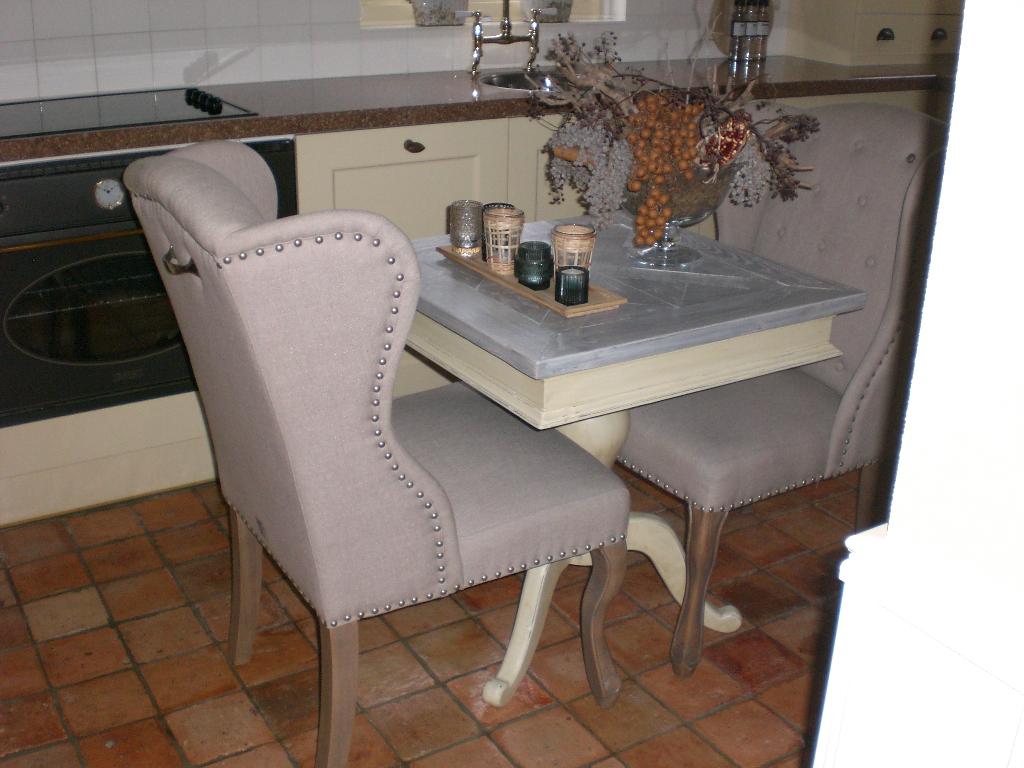 NIEUW Belvedere Tafeltje Riviera Maison en 2 stoelen, Huis en Inrichting, Complete eetkamers, Nieuw, Minder dan 4 stoelen, Ophalen