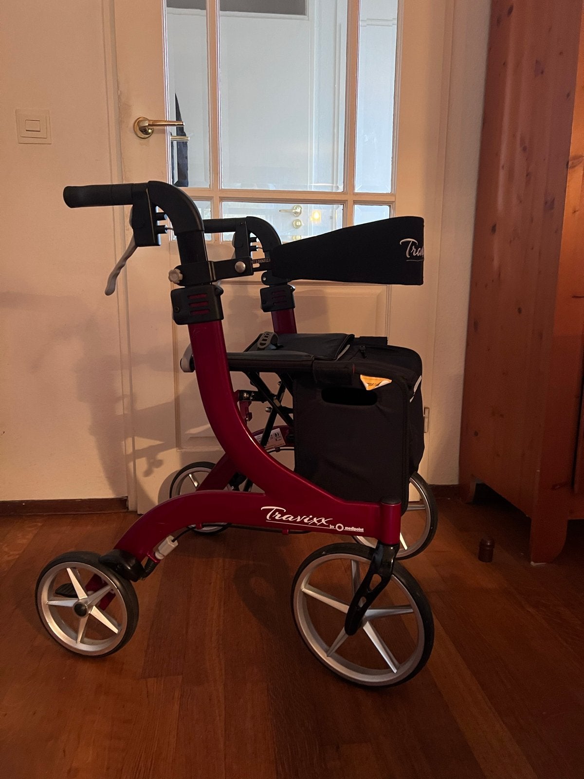 Rollator Travixx, rood, Ophalen, Lichtgewicht, Gebruikt