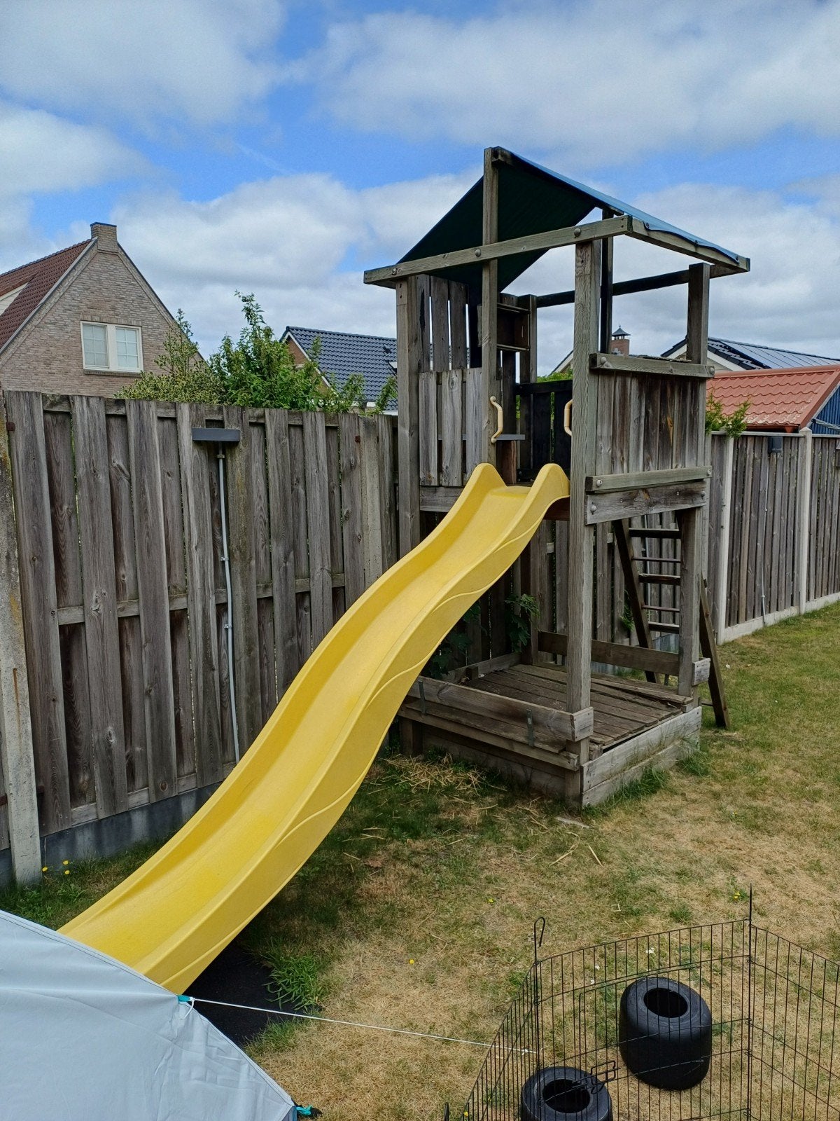 Speelhuisje met glijbaan, Kinderen en Baby's, Speelgoed | Buiten | Speeltoestellen, Ophalen, Gebruikt, Zandbak