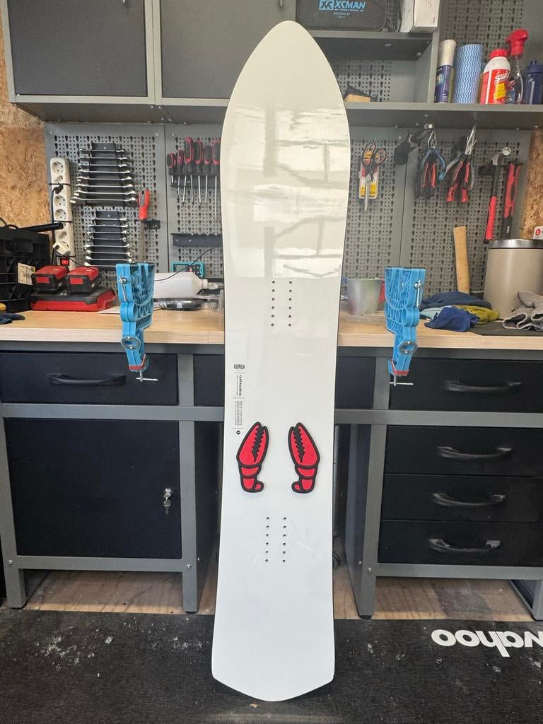 Korua Cafe Racer 156 Snowboard, Sport en Fitness, Ophalen, Zo goed als nieuw, Board