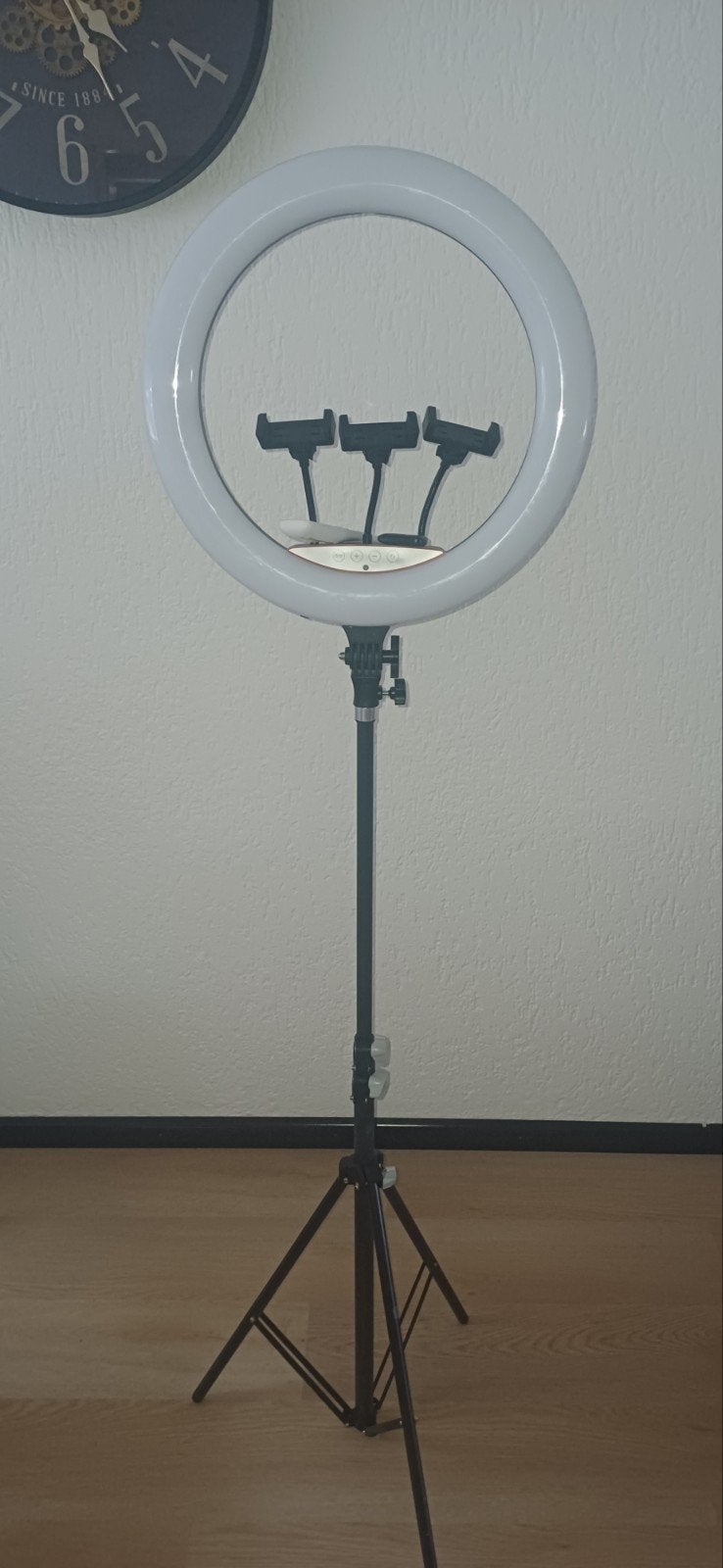 Ringlamp met statief en telefoonhouders, Audio, Tv en Foto, Ophalen of Verzenden, Inclusief statief, Zo goed als nieuw, Overige merken