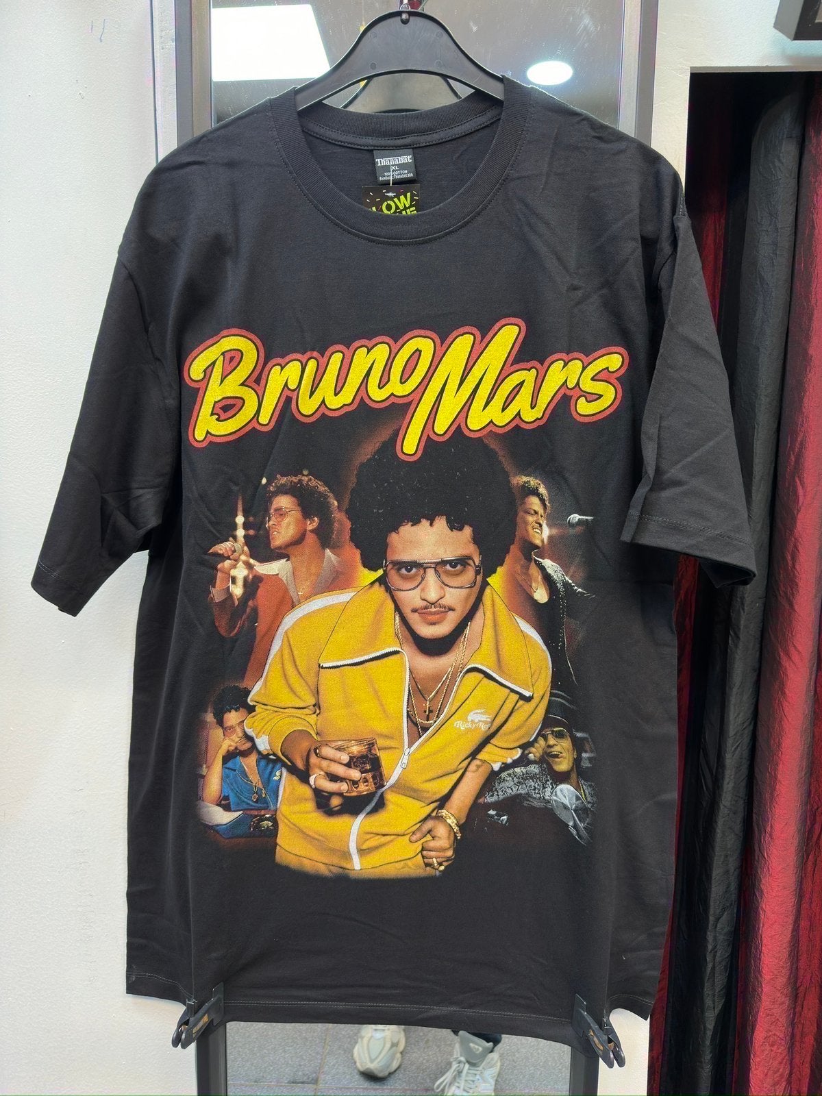 Bruno mars t-shirt maat S glow in thw dark, Kleding | Heren, Ophalen of Verzenden, Nieuw, Maat 46 (S) of kleiner, Zwart