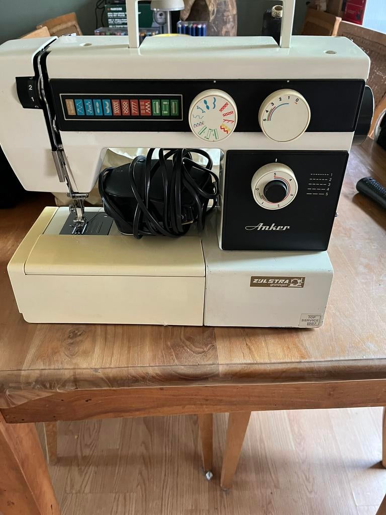 Naaimachine, Hobby en Vrije tijd, Ophalen, Zo goed als nieuw, Naaimachine, Overige merken