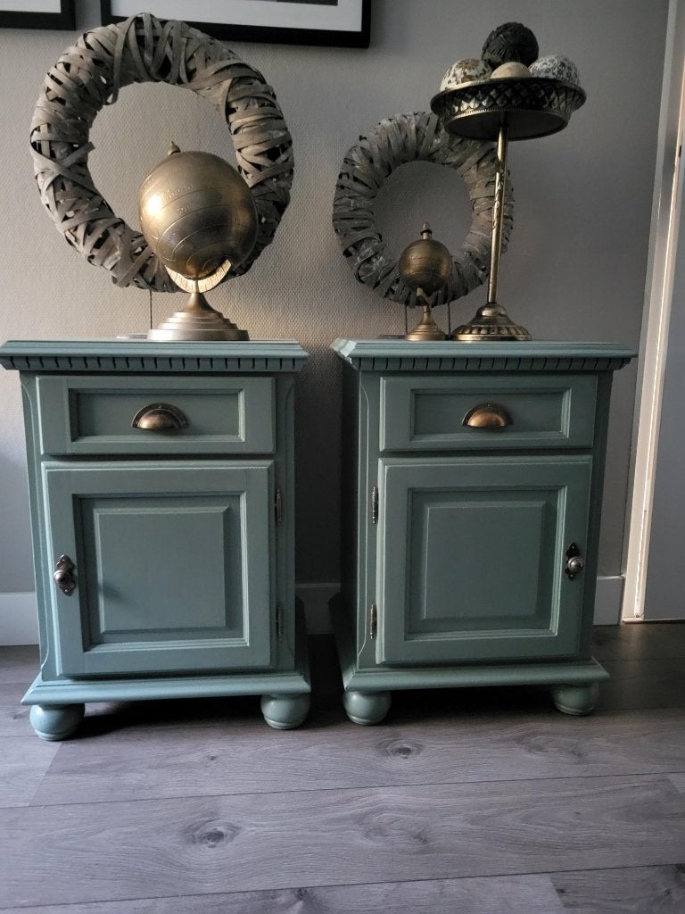2 prachtige hoge trendy antique green nachtkastjes, Ophalen, Nieuw, 55 tot 70 cm, 45 tot 65 cm
