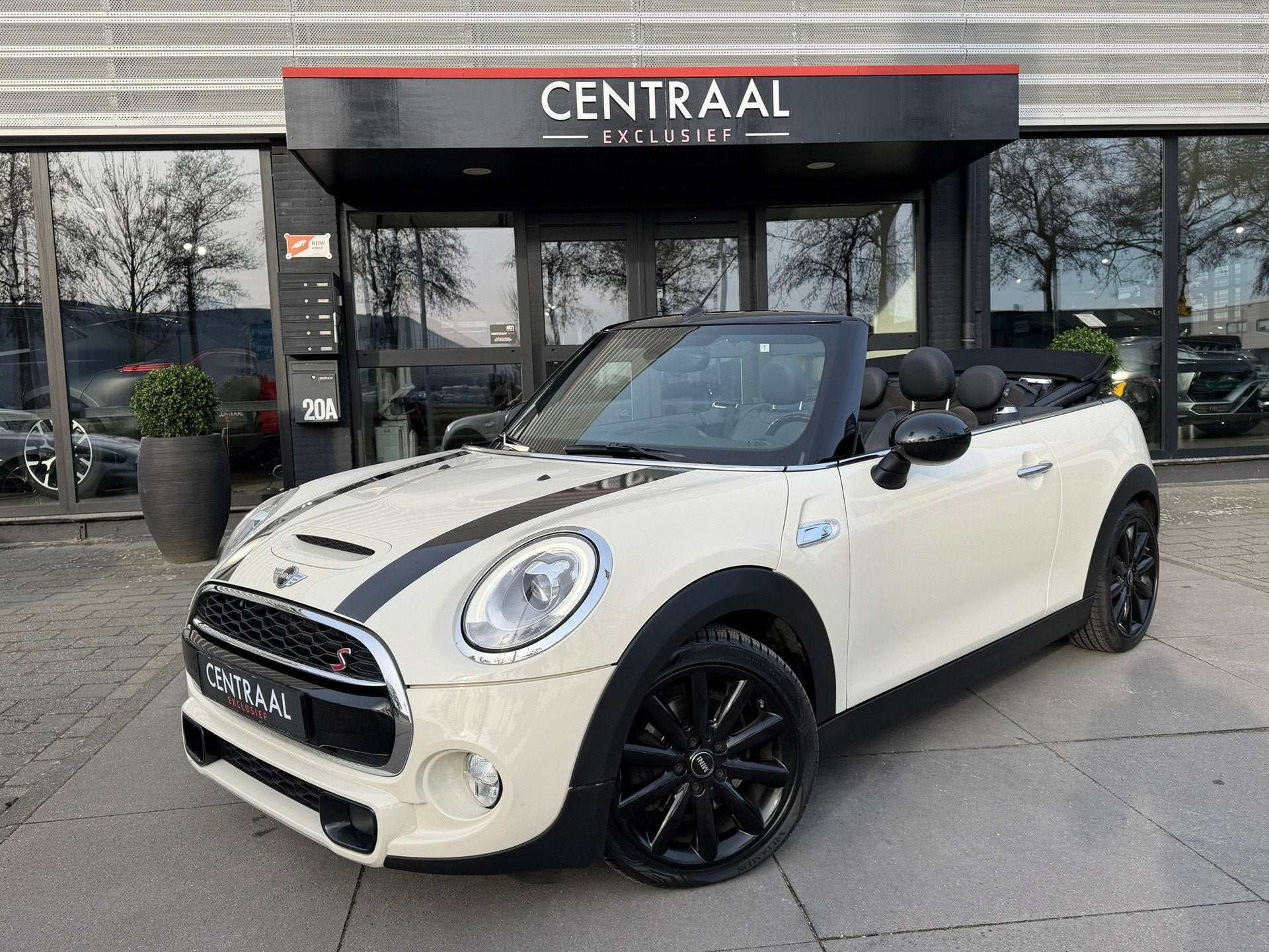 Mini Mini Cabrio 2.0 Cooper S Chili Harman&Kardon|Navi|Leder, 1998 cc, Gebruikt, Cabriolet, 4 stoelen