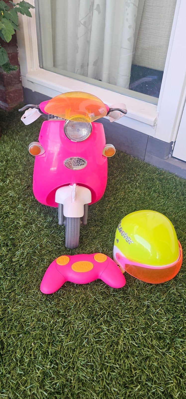 Baby Born RC City Scooter met Helm - Roze, Ophalen of Verzenden, Zo goed als nieuw, Meisje