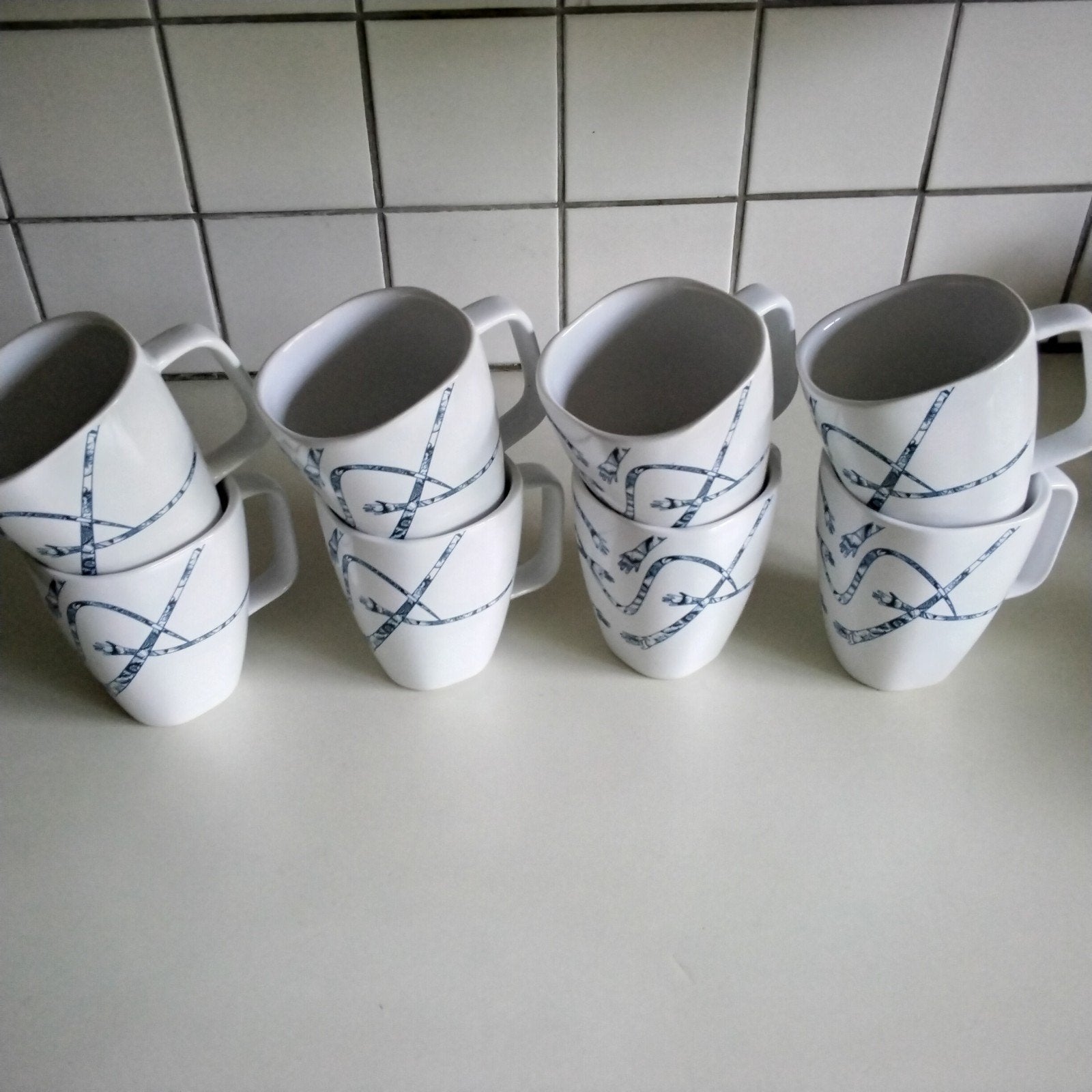 Artihove Corrie Ammerlaan  12 + 2 mokken met delftsblauw, Ophalen of Verzenden, Overige stijlen, Kop(pen) en/of Schotel(s)