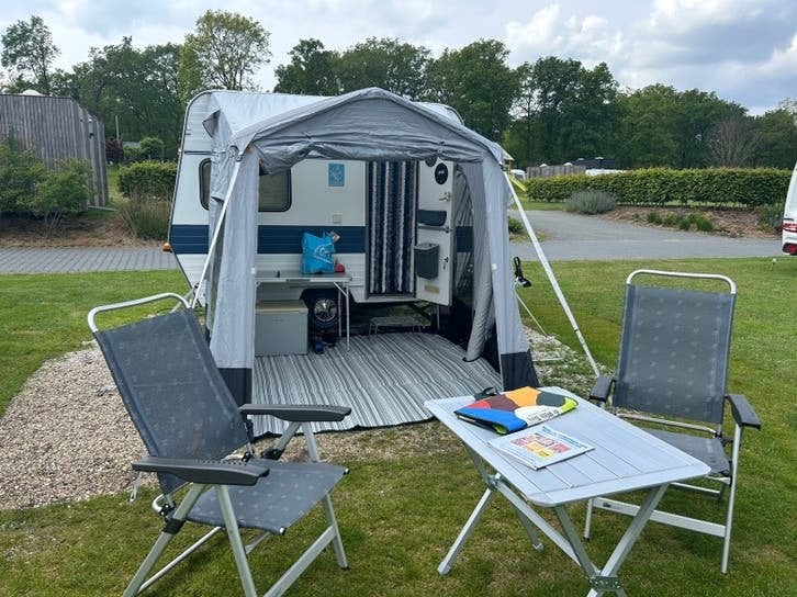 Opgefriste Retro Knaus comfort k310 uit 1977, Vast bed, Tot en met 2, Treinzit, 4 tot 5 meter