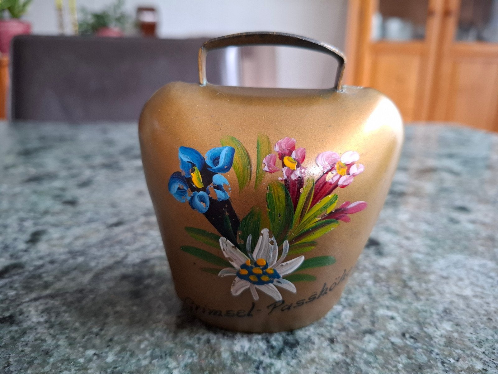 Oostenrijkse koebel met handgeschilderd bloemmotief, Ophalen