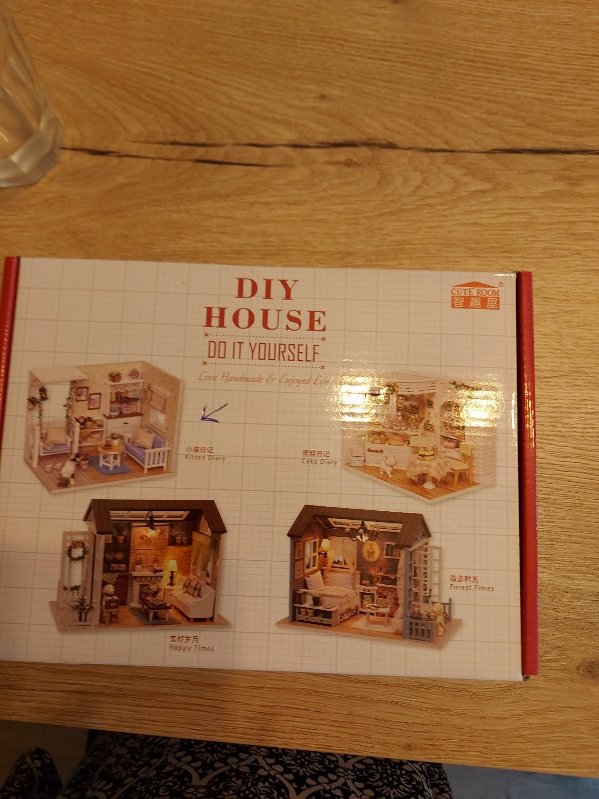 DIY HOUSE  BOUWPAKKET NR. 3013 PRIJS €15.00, Verzamelen, Poppenhuizen en Toebehoren, Ophalen, Poppenhuis