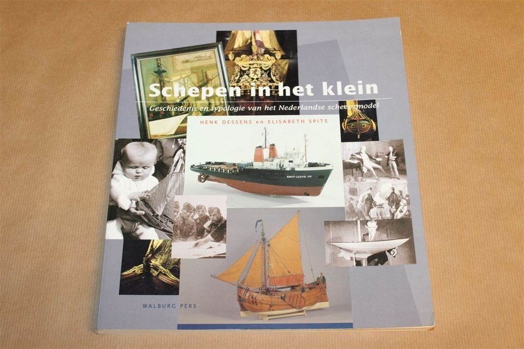 Schepen in het Klein — Historische Scheepsmodellen — Boek, Gebruikt, -, -, Ophalen of Verzenden
