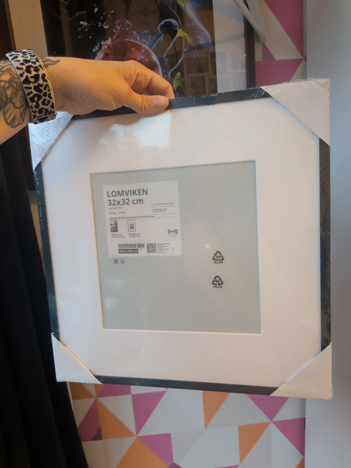 IKEA LOMVIKEN Fotolijst 32x32 cm Zwart Nieuw, Huis en Inrichting, Woonaccessoires | Lijsten, Verzenden, Nieuw, Zwart, Hout
