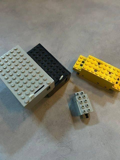 Lego electrische motor en batt. schakelaar unit, Gebruikt, Overige thema's, Lego, Accessoire
