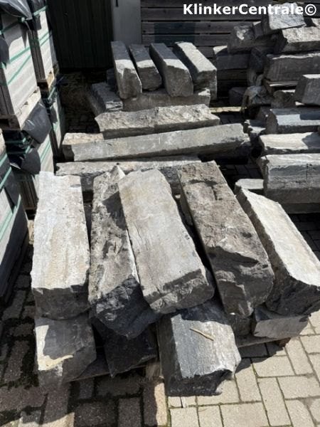 285m1 donkergrijs granietbanden Belgisch hardsteen arduin tr, Tuin en Terras, Tegels en Klinkers, Bij dit gebruikte product niet te achterhalen