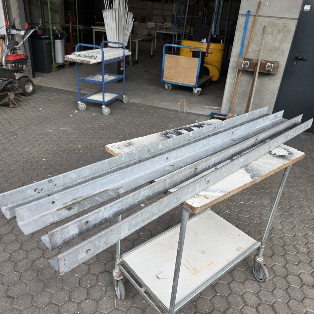 4X ZWAAR VERZINKT METALEN HOEKPROFIEL 171 CM LANG 62X62MM, Niet ingevuld, Gebruikt, Niet ingevuld, Niet ingevuld