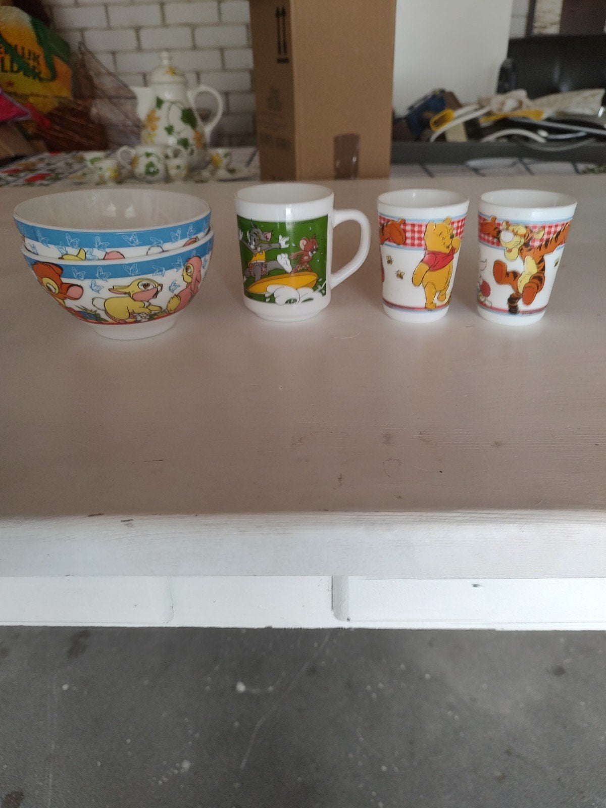 Disney mix: Winnie de Poeh, Tom & Jerry, Bambi servies, Ophalen of Verzenden, Winnie de Poeh of vrienden, Zo goed als nieuw, Servies