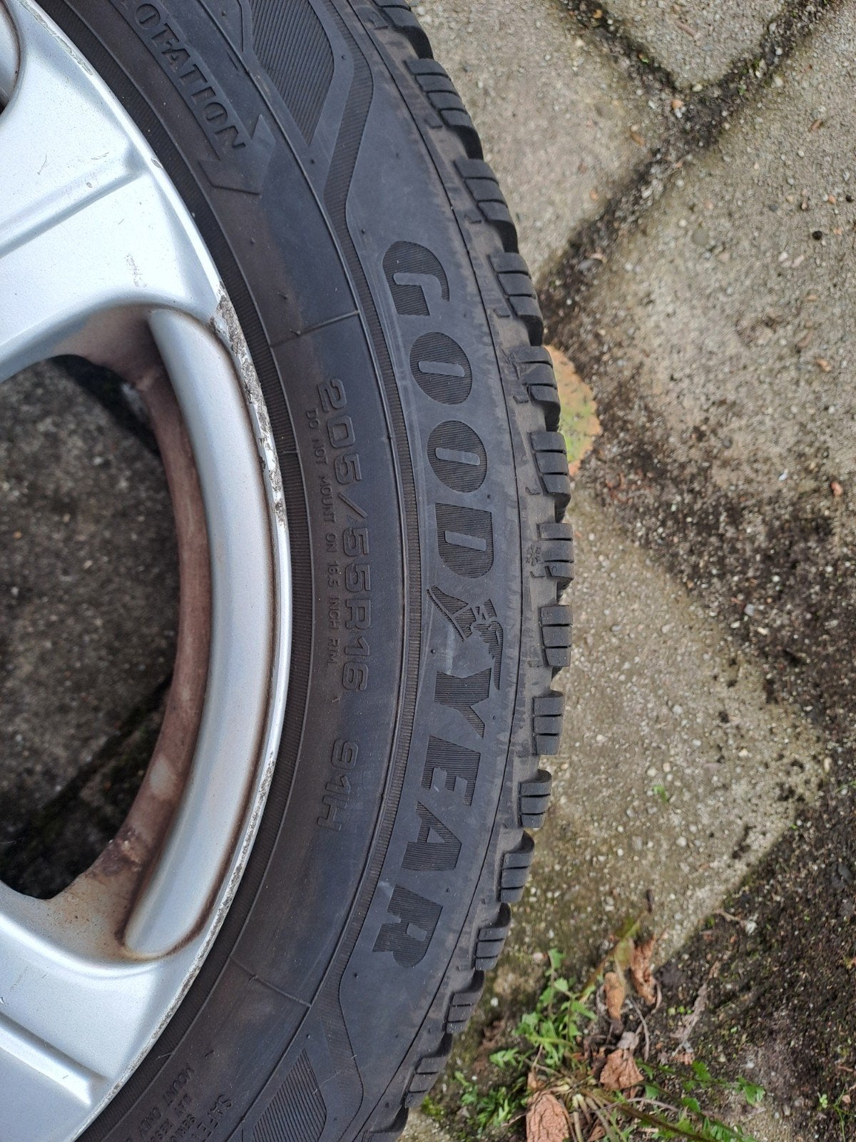 Goodyear UltraGrip winterbanden met velgen 205/55R16, Ophalen, Gebruikt, 16 inch, Banden en Velgen