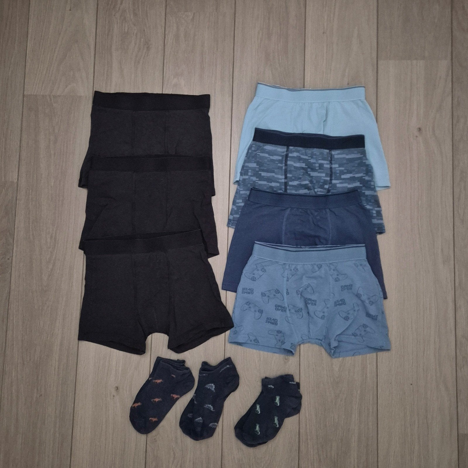 Hema Zeeman boxershorts ondergoed en Hema sneakersokken

Set, Ophalen of Verzenden, Jongen, Nacht- of Onderkleding