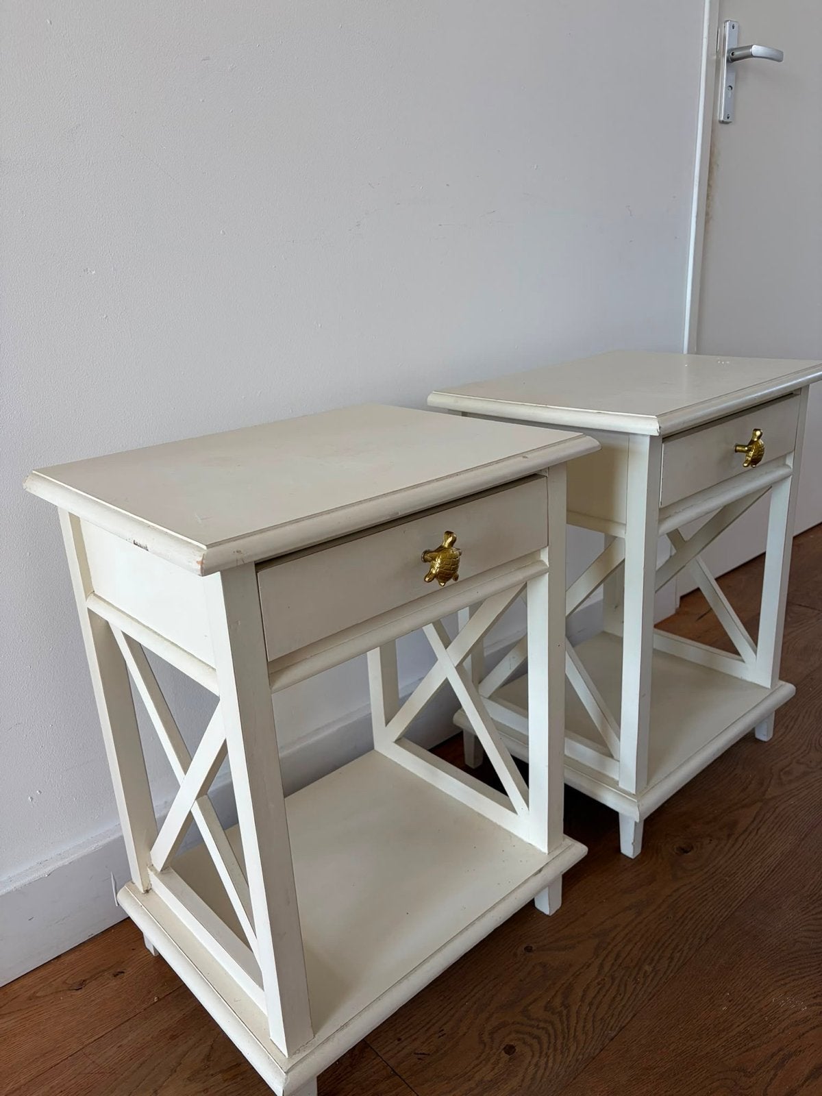 Set van 2 crèmekleurige bijzettafels, Minder dan 55 cm, Gebruikt, Rechthoekig, Hout