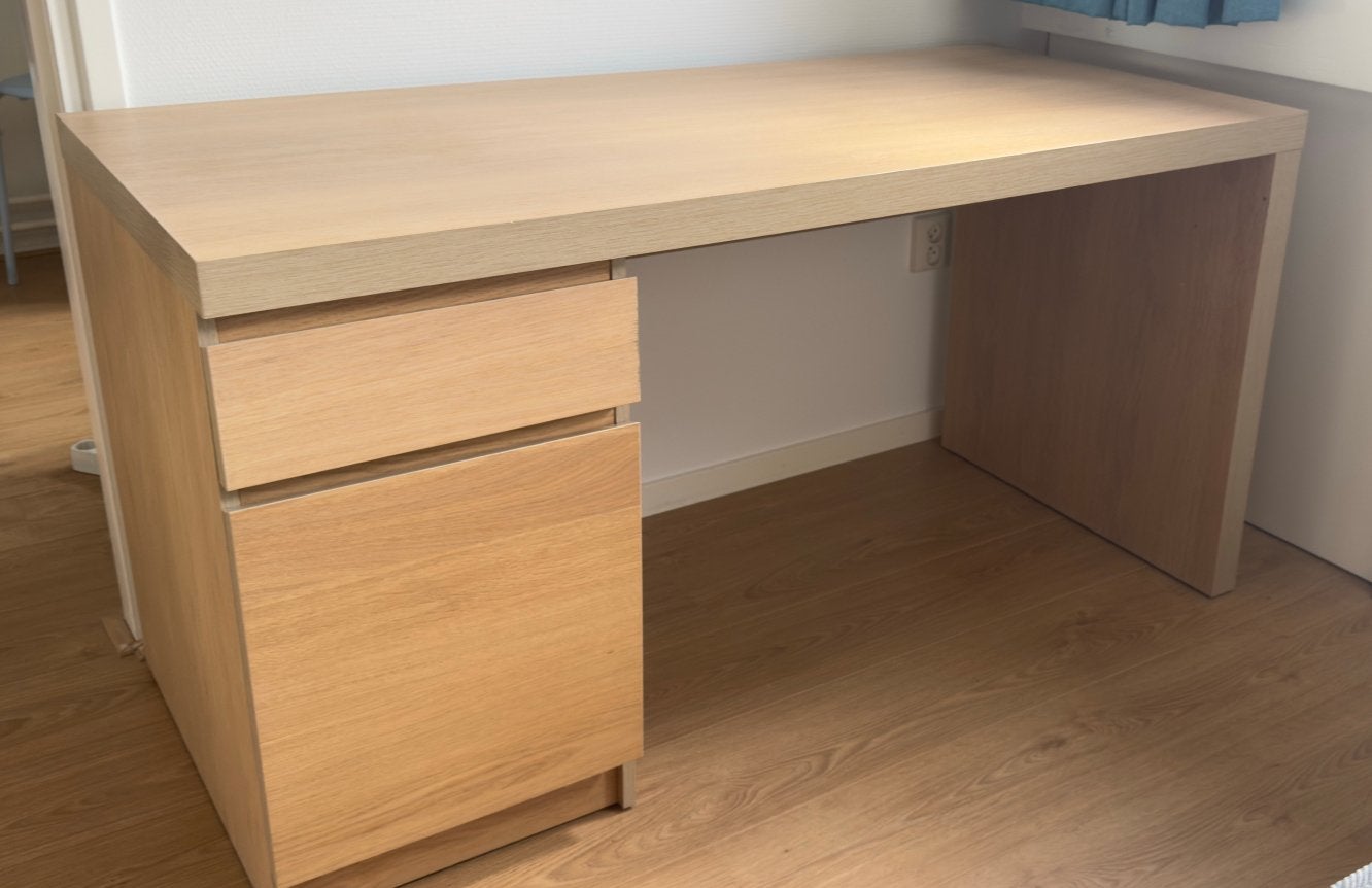 2 x Ikea Malm bureaus, Ophalen, 65 cm, Bruin, Zo goed als nieuw