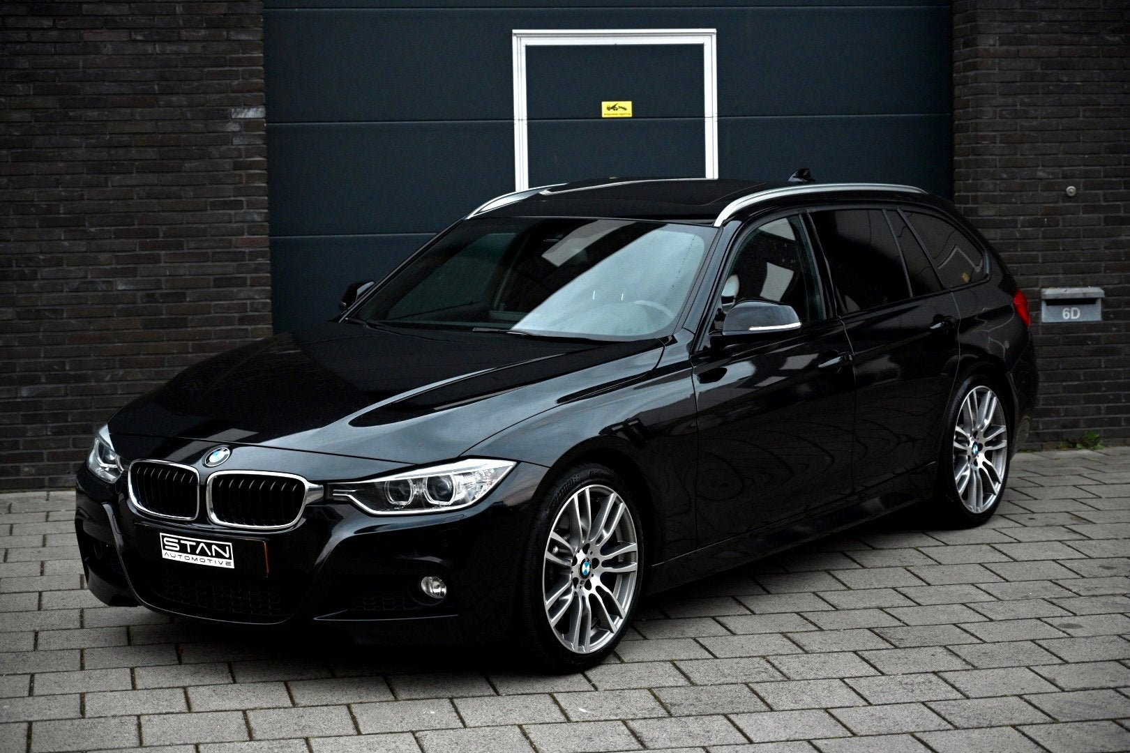 BMW 3-serie Touring 330D High Executive M Sport, 6-cilinder, Euro 5, Achterwielaandrijving, Zwart, 2993 cc