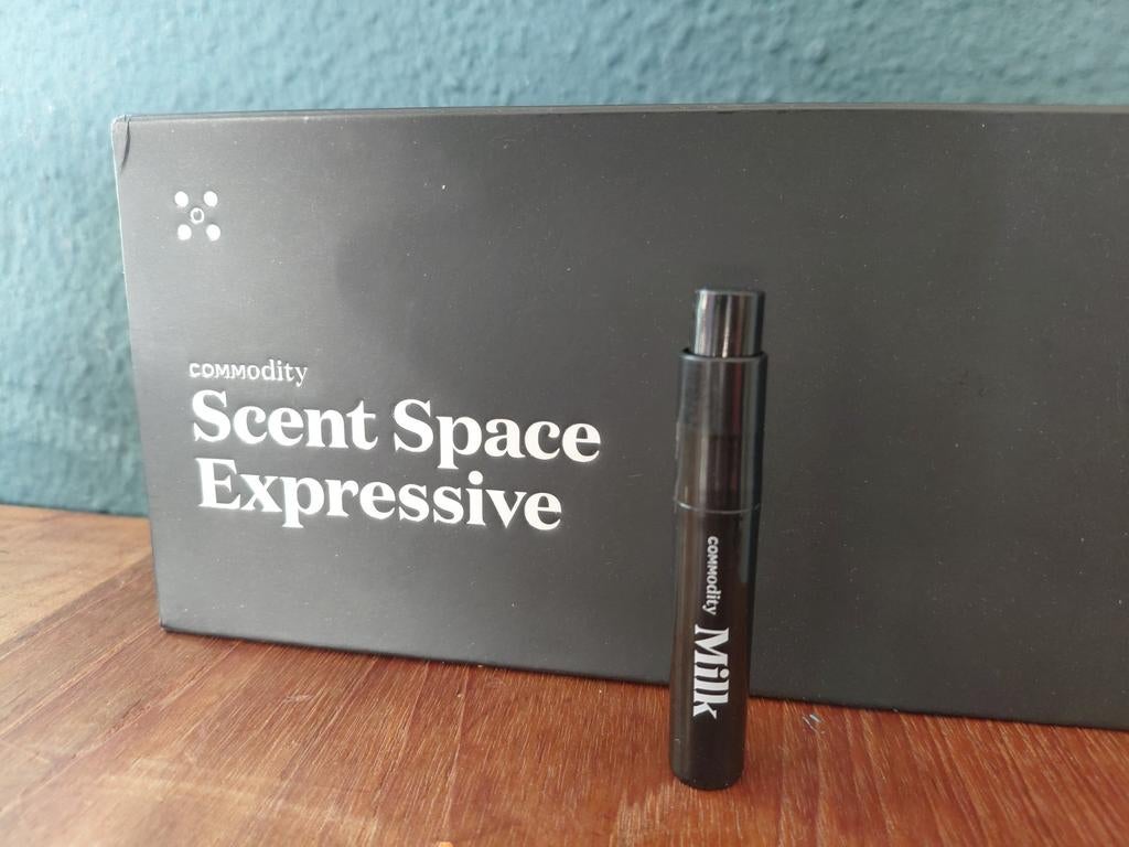 Commodity Milk parfum sample, Sieraden, Tassen en Uiterlijk, Uiterlijk | Parfum, Zo goed als nieuw, Ophalen of Verzenden