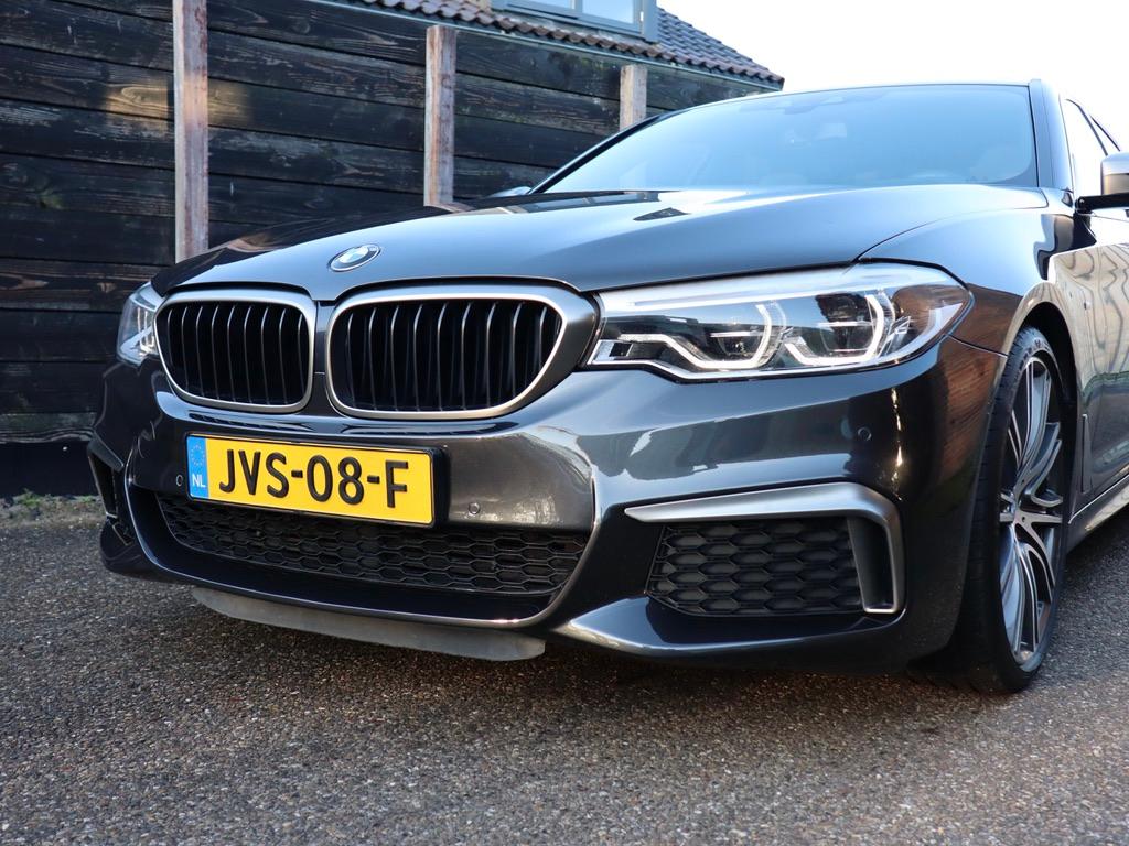 BMW 5 Serie M550i xDrive High Executive dealer O.H., BTW-aut, Automaat, Automatische klimaatregeling, Gebruikt, 2000 kg