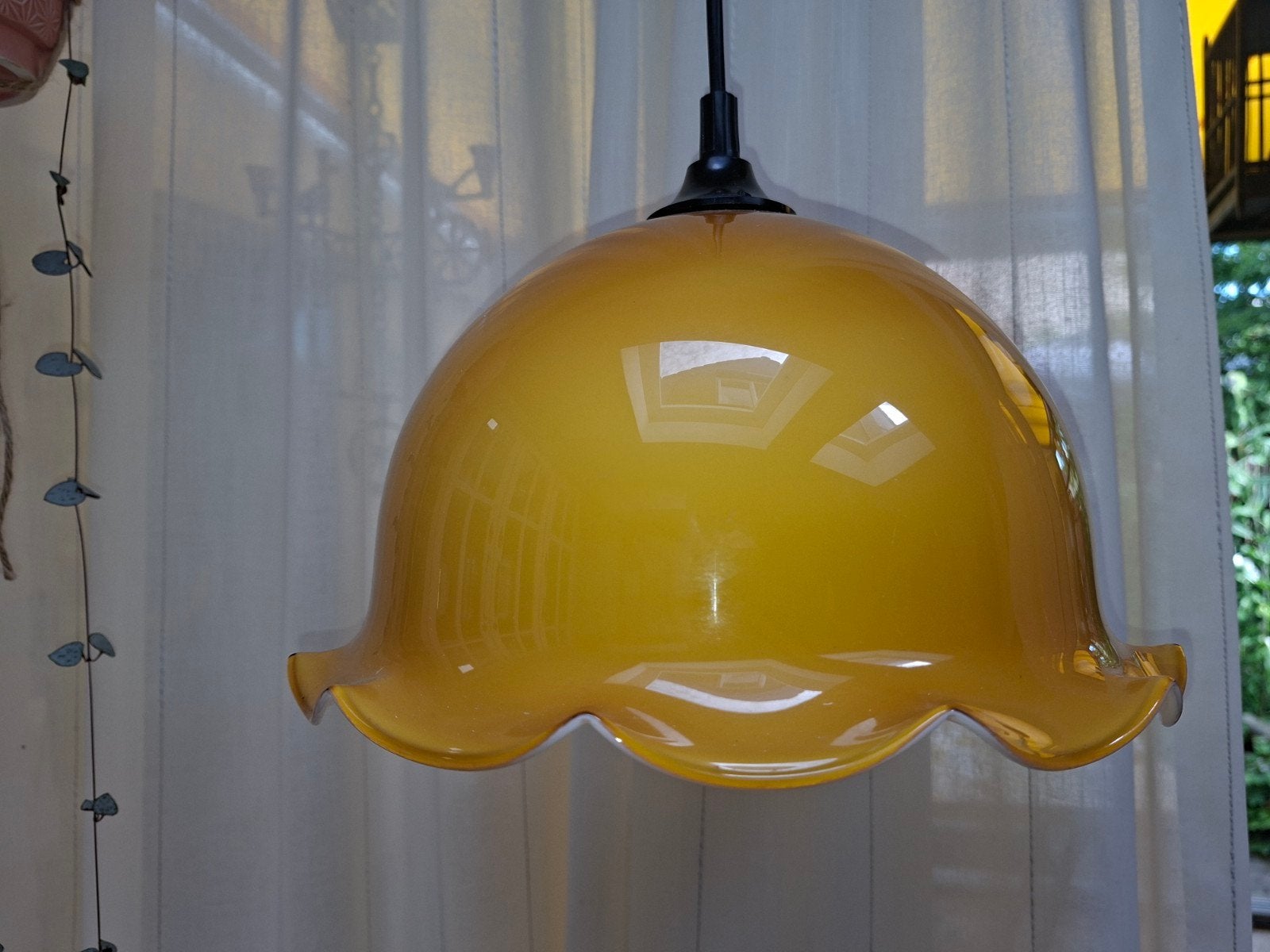 Vintage hanglamp,  soort mosterd kleur, lijkt melkglas, Ophalen, Vintage, E27 (groot), Glas