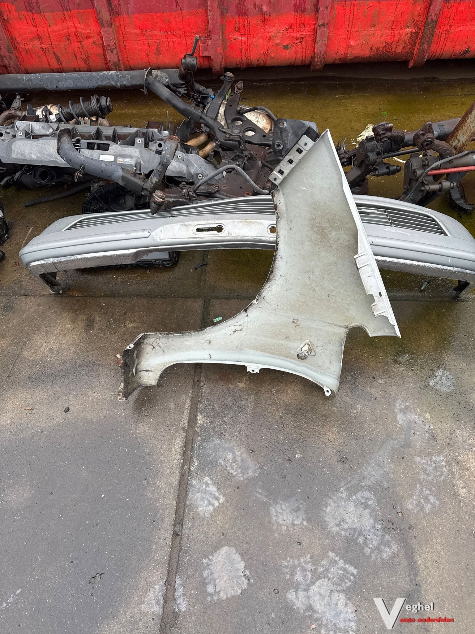 Mitsubishi Colt 1.5B kleurcode: 01D  2005 2500227 Voorscherm, Auto-onderdelen, Gebruikt, -, -, Ophalen of Verzenden
